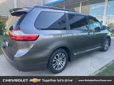 Used 2019 Toyota Sienna XLE Minivan for sale #KS983228 - photo 2