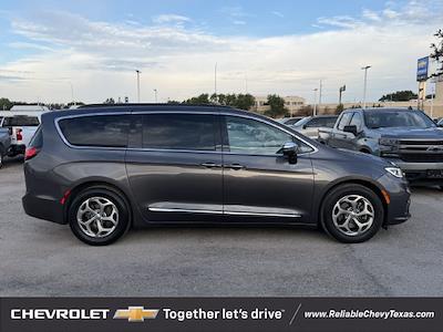 2022 Chrysler Pacifica FWD Minivan for sale #TNR157934 - photo 2