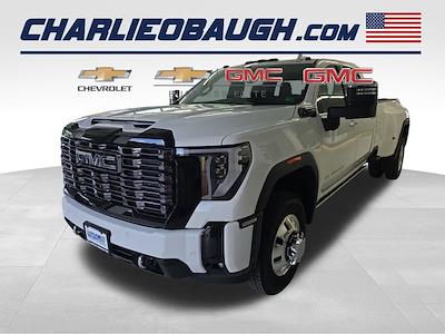 New 2025 GMC Sierra 3500 Denali Ultimate Crew Cab 4WD Pickup for sale #25G189 - photo 1