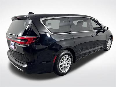 2025 Chrysler Pacifica FWD Minivan for sale #999147 - photo 2