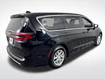 Used 2025 Chrysler Pacifica Select Minivan for sale #999147 - photo 2