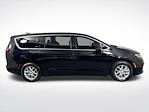 Used 2025 Chrysler Pacifica Select Minivan for sale #999147 - photo 11