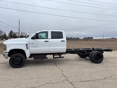 2023 Chevrolet Silverado 5500 Crew Cab DRW 4WD, Cab Chassis for sale #23F558 - photo 1