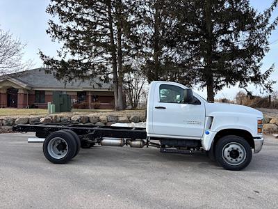 2024 Chevrolet Silverado 6500 Regular Cab DRW RWD, Cab Chassis for sale #24F902 - photo 1