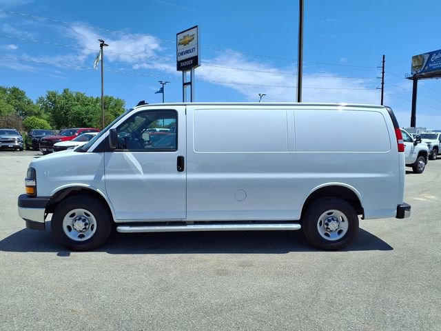 Used 2024 Chevrolet Express 2500 - photo 5