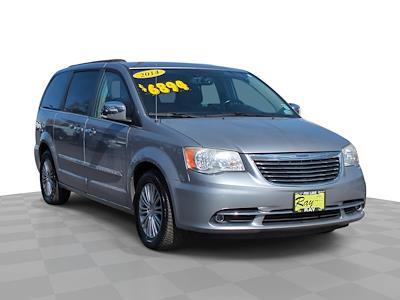 Used 2014 Chrysler Town and Country - photo 1