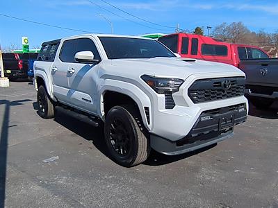 Used 2025 Toyota Tacoma - photo 1