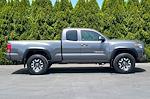 2017 Toyota Tacoma Extra Cab 4x4 Pickup for sale #D02753 - photo 4