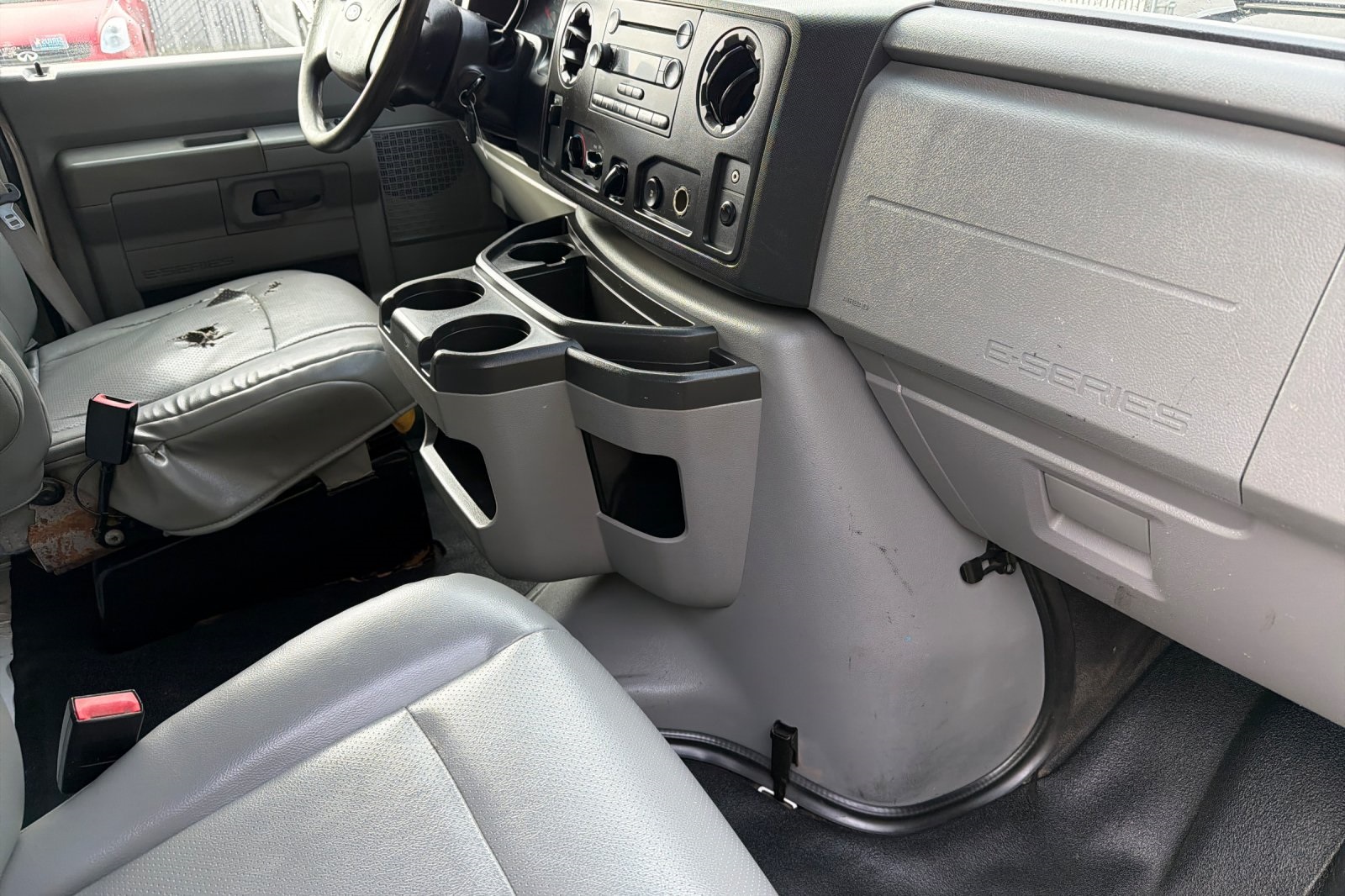 Used 2013 Ford E-350 - photo 14