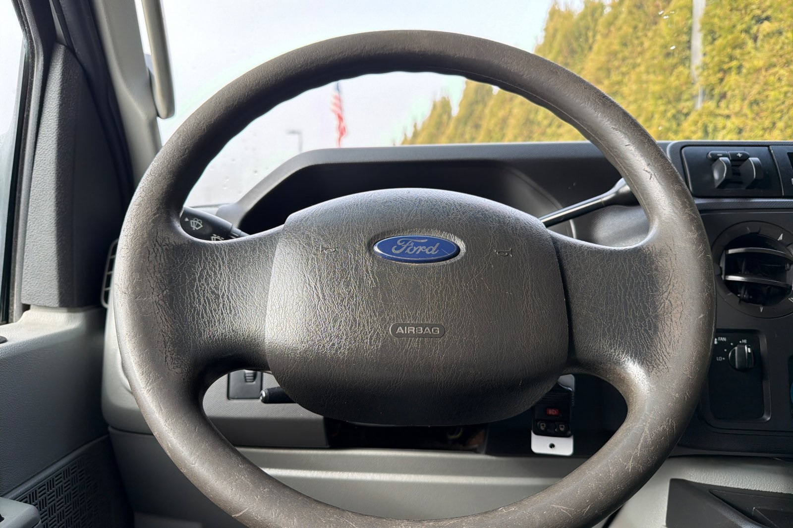 Used 2013 Ford E-350 - photo 19