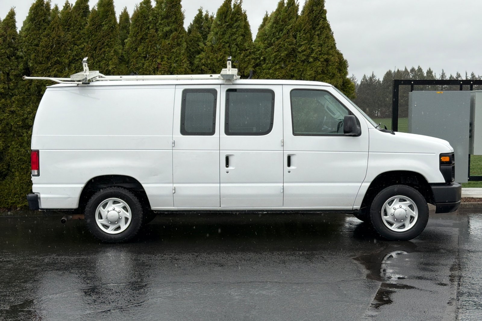 Used 2014 Ford E-150 Empty Cargo Van - photo 2