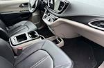 Used 2024 Chrysler Pacifica Select Minivan for sale #P33258 - photo 17
