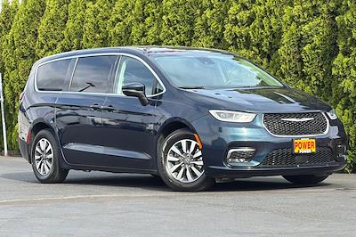 2023 Chrysler Pacifica FWD Minivan for sale #P33303 - photo 2