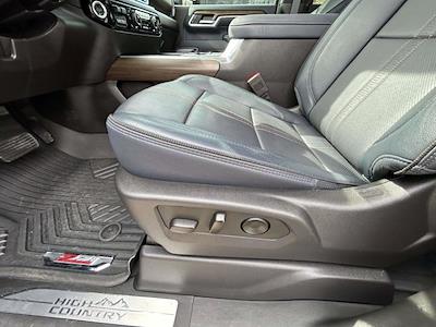 Used 2025 Chevrolet Silverado 2500 - photo 1