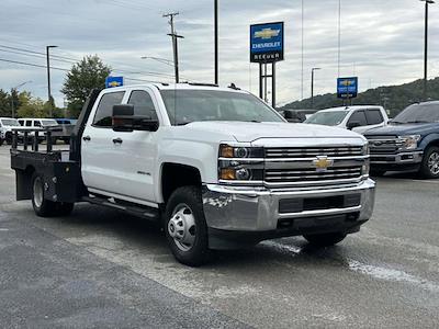2018 Chevrolet Silverado 3500 Crew Cab DRW 4WD Flatbed Truck for sale #JF160260 - photo 1