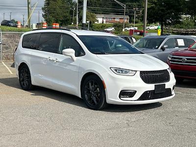 2021 Chrysler Pacifica FWD Minivan for sale #MR560316 - photo 1