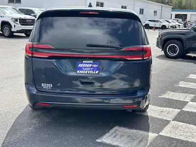 Used 2022 Chrysler Pacifica - photo 1