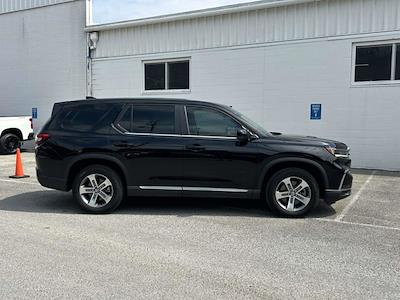 Used 2023 Honda Pilot - photo 1