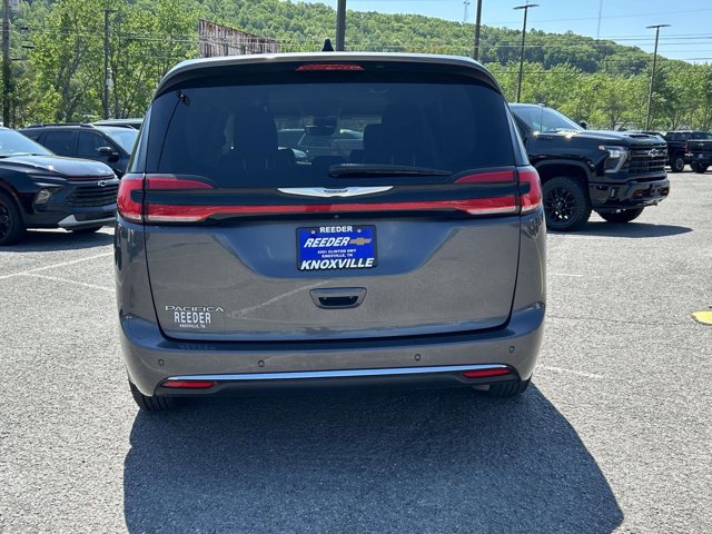 Used 2023 Chrysler Pacifica - photo 6