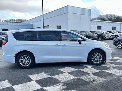 Used 2023 Chrysler Pacifica - photo 1