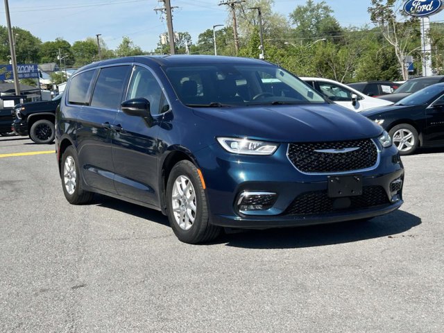 Used 2023 Chrysler Pacifica - photo 1