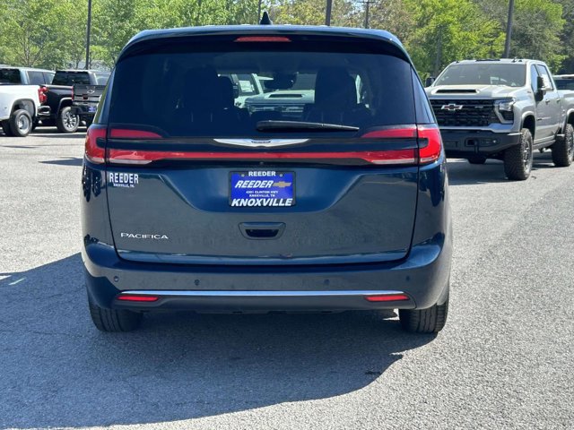 Used 2023 Chrysler Pacifica - photo 6