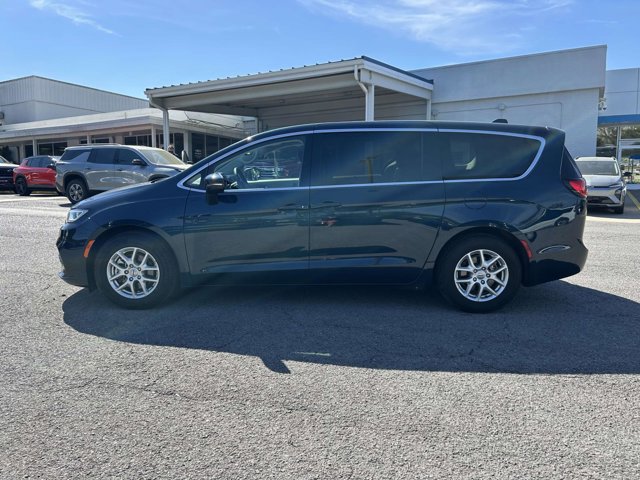 Used 2023 Chrysler Pacifica - photo 8