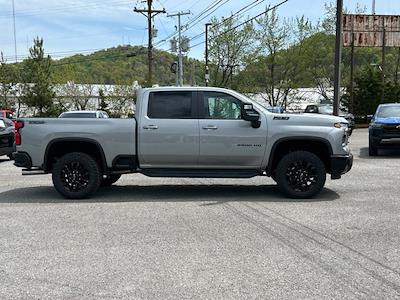 New 2025 Chevrolet Silverado 2500 LT Crew Cab 4WD Pickup for sale #S1186141 - photo 2