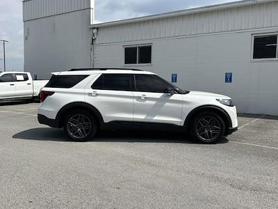 Used 2025 Ford Explorer - photo 1