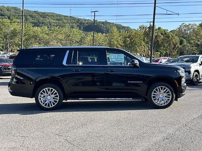 New 2025 Chevrolet Suburban LT 4WD SUV for sale #SR353320 - photo 2