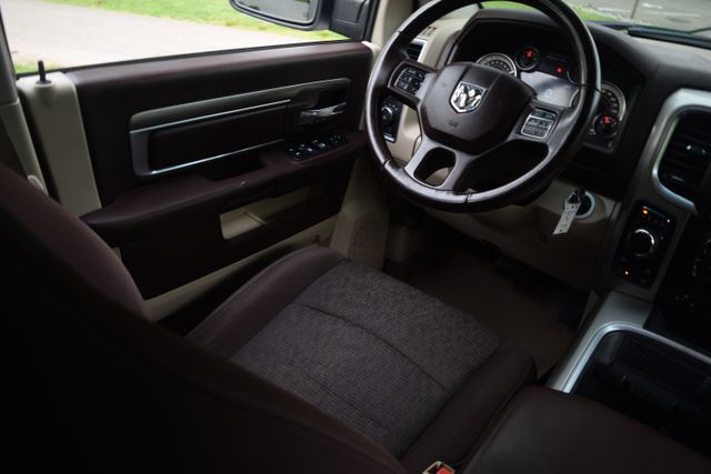 Used 2016 Ram 1500 - photo 2
