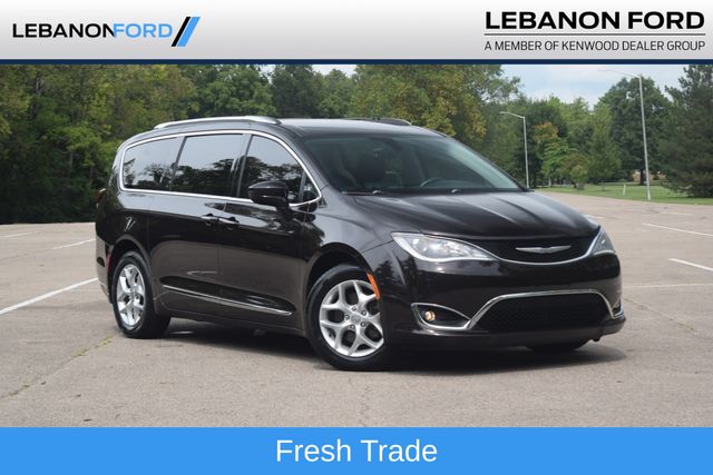 Used 2017 Chrysler Pacifica - photo 1