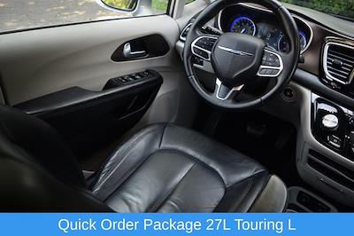 2017 Chrysler Pacifica FWD Minivan for sale #HR840134 - photo 2