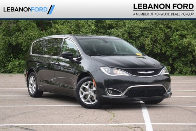 Used 2018 Chrysler Pacifica - photo 1