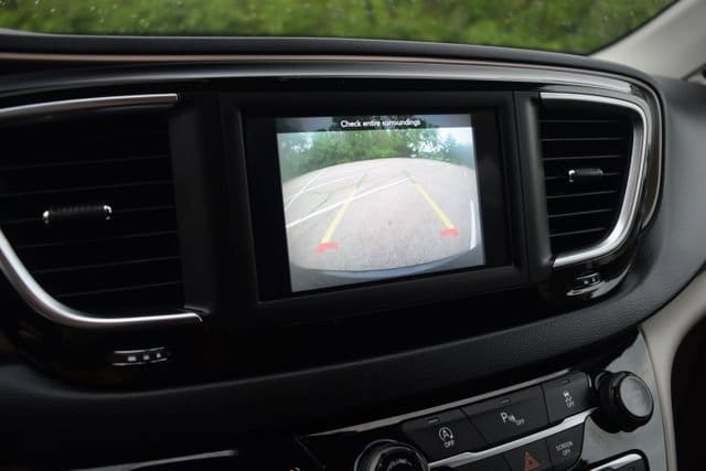 Used 2018 Chrysler Pacifica - photo 14