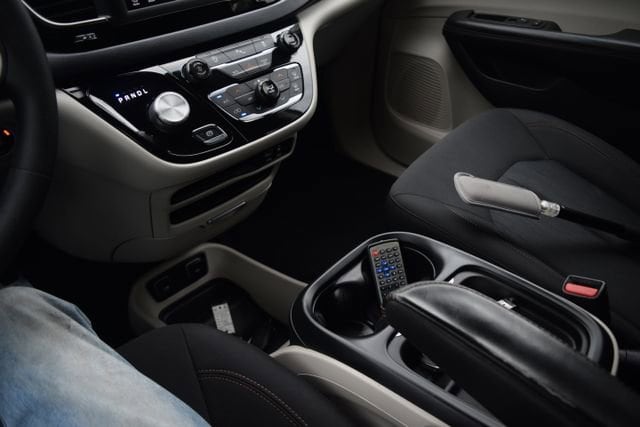 Used 2018 Chrysler Pacifica - photo 17