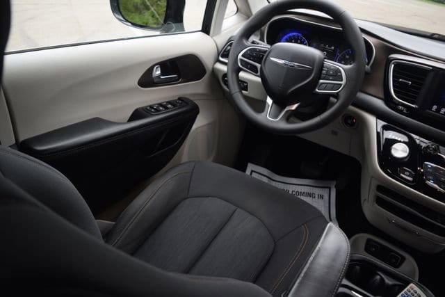Used 2018 Chrysler Pacifica - photo 6