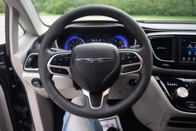 Used 2018 Chrysler Pacifica - photo 8