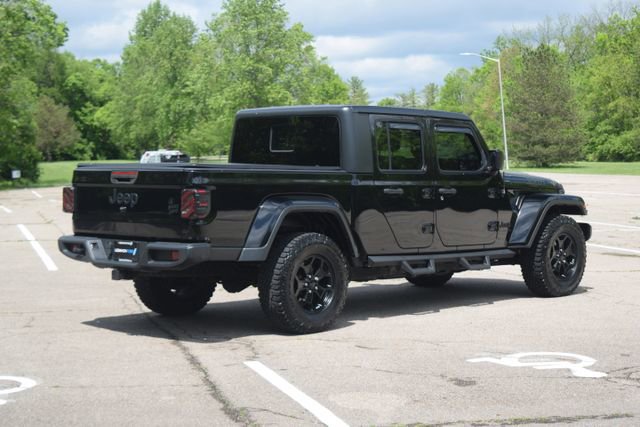 Used 2021 Jeep Gladiator - photo 2