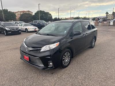 2018 Toyota Sienna FWD Minivan for sale #N03942D - photo 1