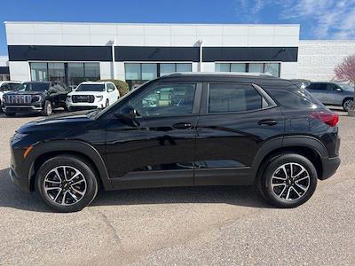 Used 2025 Chevrolet Trailblazer - photo 1
