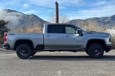 2025 Chevrolet Silverado 3500 Crew Cab 4WD, Pickup for sale #250474 - photo 2