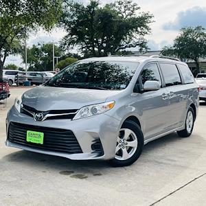 2018 Toyota Sienna FWD Minivan for sale #JS937246 - photo 2