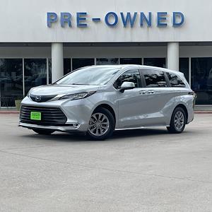 2021 Toyota Sienna FWD Minivan for sale #PMS042457 - photo 2