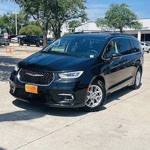 2022 Chrysler Pacifica FWD Minivan for sale #PNR191201 - photo 2