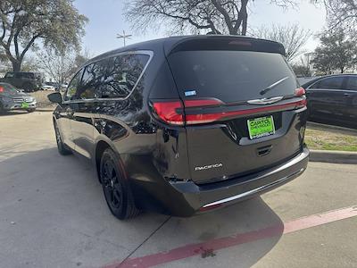 2023 Chrysler Pacifica FWD Minivan for sale #PPR578066 - photo 2
