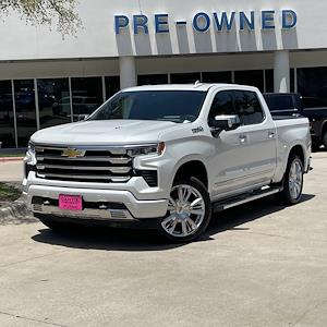 2025 Chevrolet Silverado 1500 Crew Cab 4x4 Pickup for sale #SZ118467 - photo 1