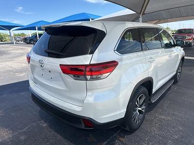 2019 Toyota Highlander FWD SUV for sale #124286A - photo 2