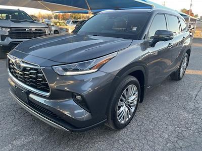 Used 2025 Toyota Highlander Platinum for sale #189513A - photo 1