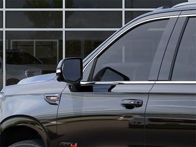 Used 2025 GMC Yukon XL - photo 1